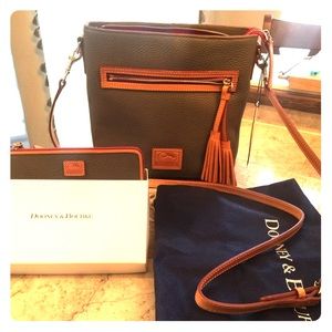 Dooney & Bourke Lani Crossbody W Zip Wallet Taupe